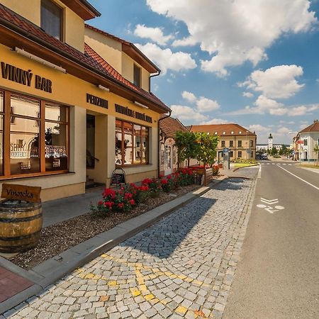 Penzion & Vinny Bar Regio Kyjov  Exteriör bild