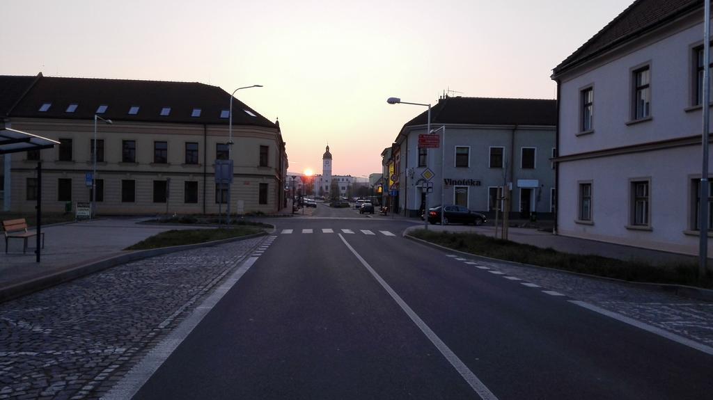 Penzion & Vinny Bar Regio Kyjov  Exteriör bild