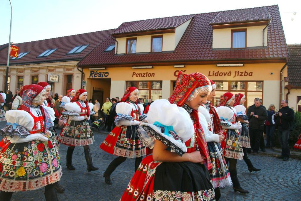 Penzion & Vinny Bar Regio Kyjov  Exteriör bild