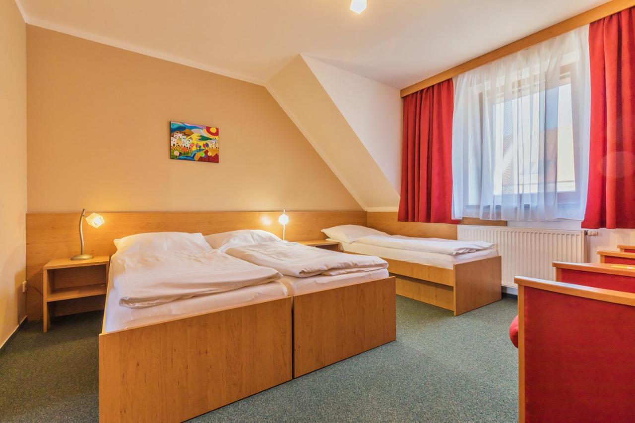 Penzion & Vinny Bar Regio Kyjov  Exteriör bild