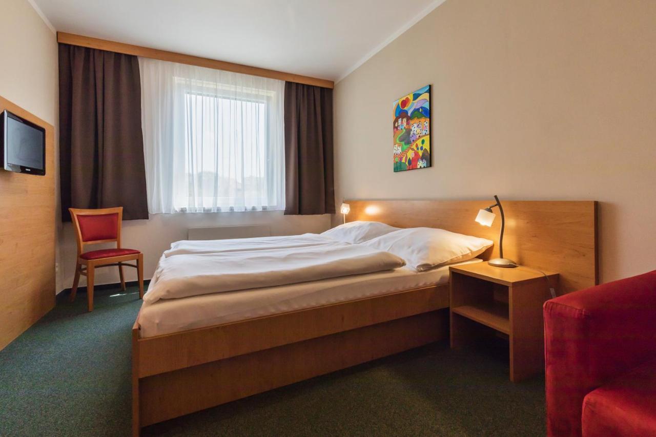 Penzion & Vinny Bar Regio Kyjov  Exteriör bild